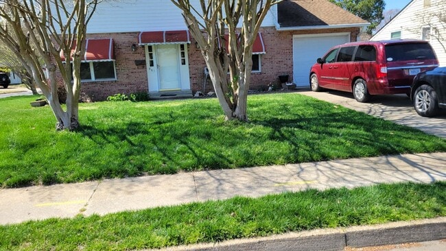 Building Photo - 801 Lemaster Ave