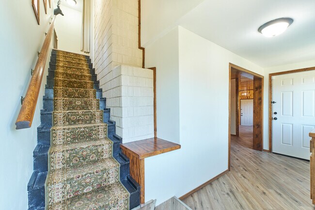 Building Photo - 509 Wallace Ln