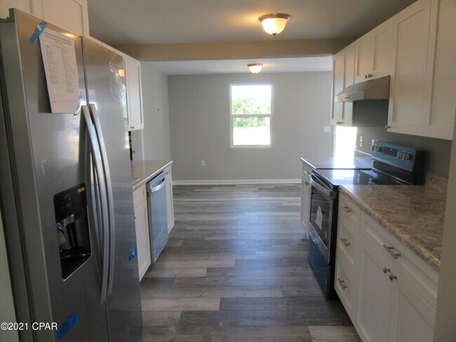 Building Photo - 9823 Clarence St