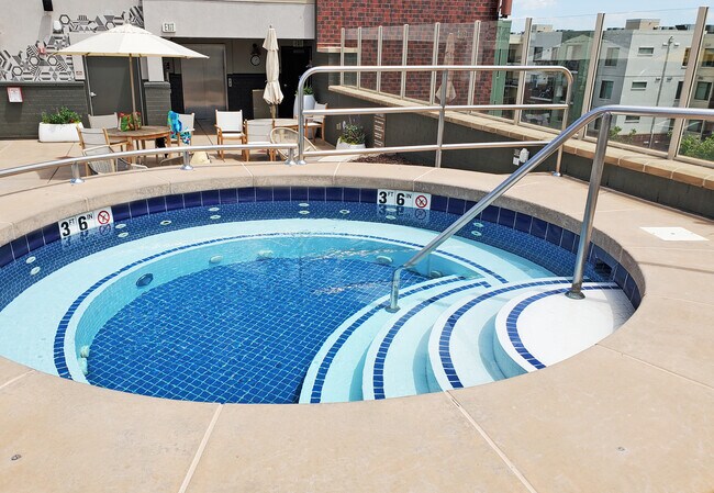 Hot Tob 1 - 3401 Arapahoe Ave