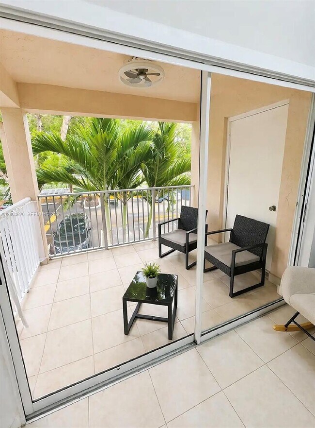 Building Photo - 10630 SW 157th Ct