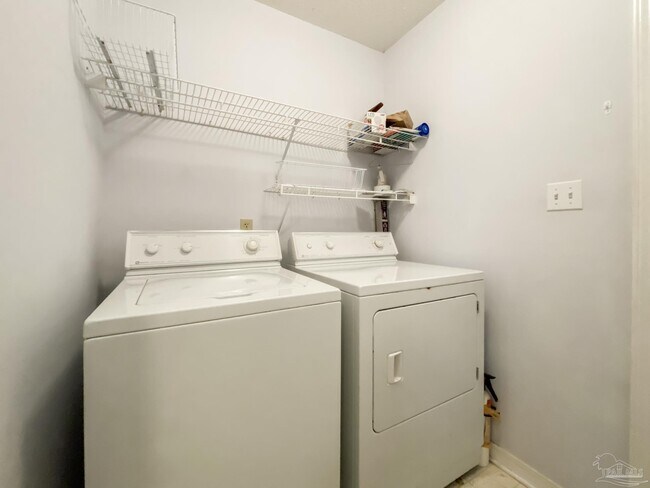 Building Photo - 5917 N Bay Point Dr