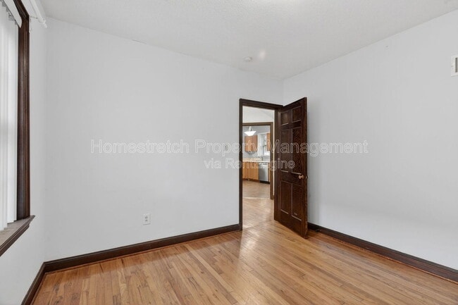 Building Photo - 3155 Hampton Ave