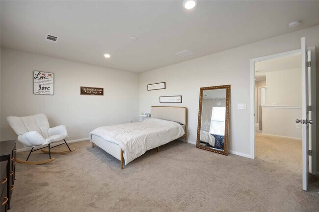 Building Photo - 6434 Lakeview Haven Dr