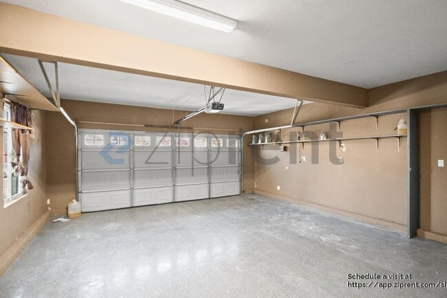 Building Photo - 207 Barcelona Dr