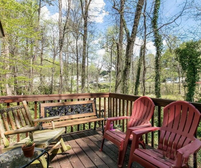 Building Photo - 123 Carolina Dr