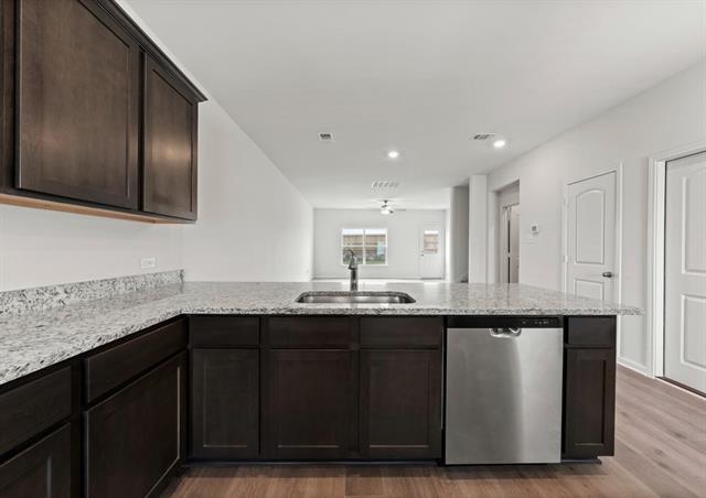 Building Photo - 932 Crimson Wolf Rd