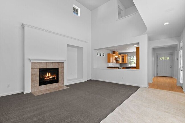 Building Photo - Immaculate Redmond Ridge Air-Conditioned B...
