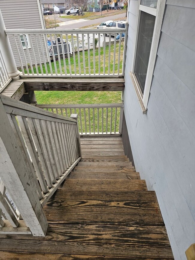 Building Photo - 1737 Moses Ave