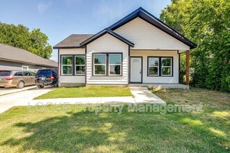 Building Photo - 1117 E Cantey St