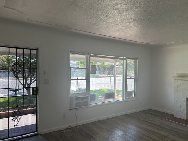 Building Photo - 1301 Higbee Dr