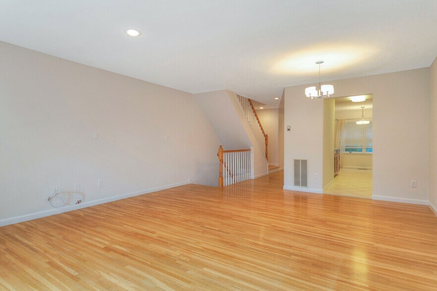 Building Photo - 124 Panorama Dr