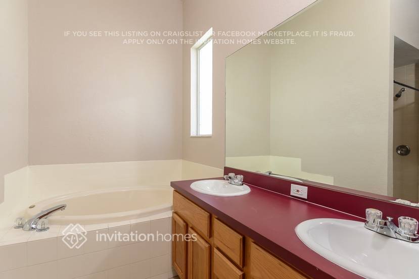 Building Photo - 1314 Vinetree Dr