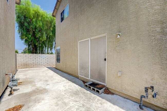 Building Photo - Beautiful 3 Bedroom Home!