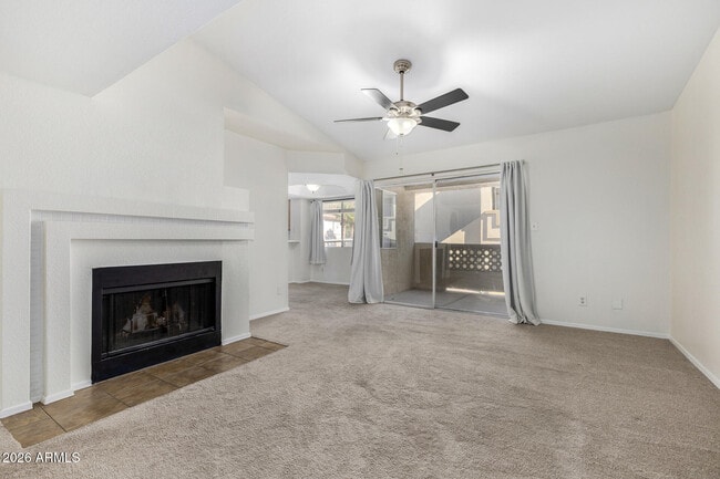 Building Photo - 1880 E Morten Ave