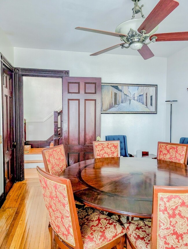 Building Photo - 15 Rosseter St