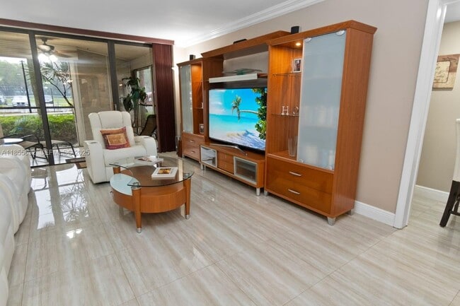 Building Photo - 16251 Golf Club Rd