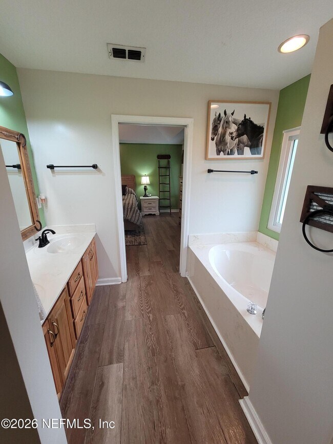 Building Photo - 906 County Rd 217