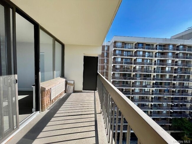 Building Photo - 15038 Union Tpke