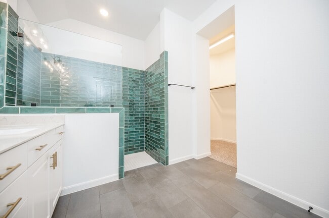 Building Photo - 42514 Summer Crst Rd