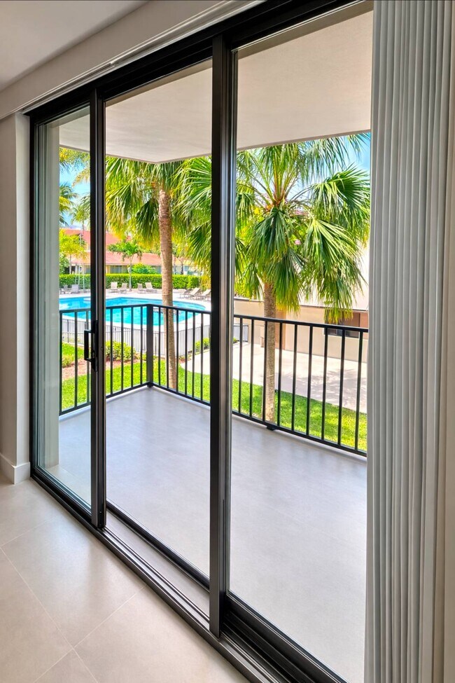 Building Photo - 13000 SW 92nd Ave