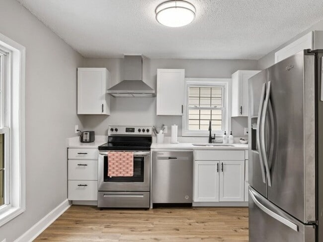 Building Photo - 524 Branch St