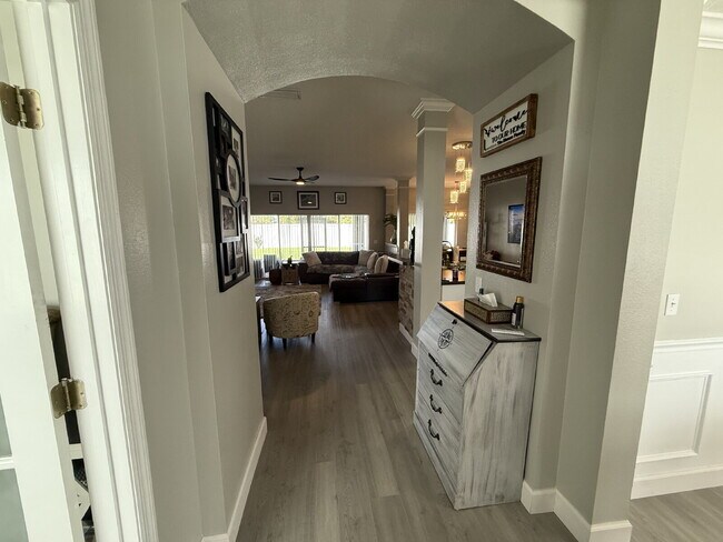 Building Photo - "Spacious 3-Bedroom Retreat with Bonus roo...