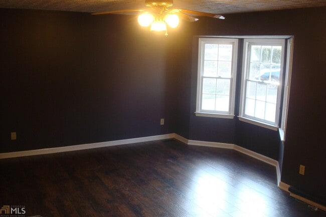 Building Photo - 130 Fawn Cir