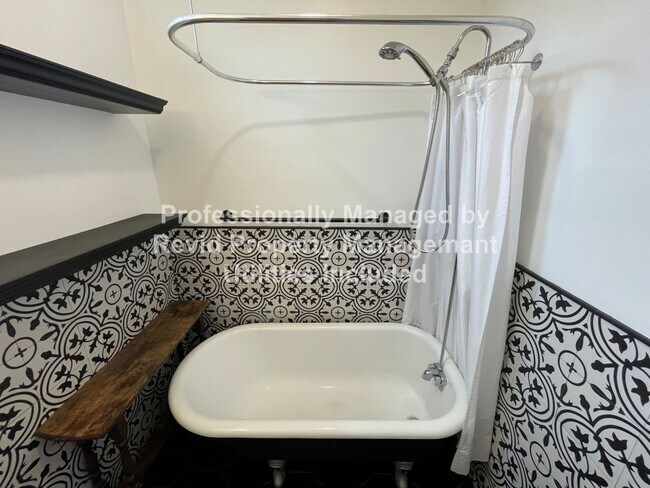 Building Photo - 1287 Harbert Ave