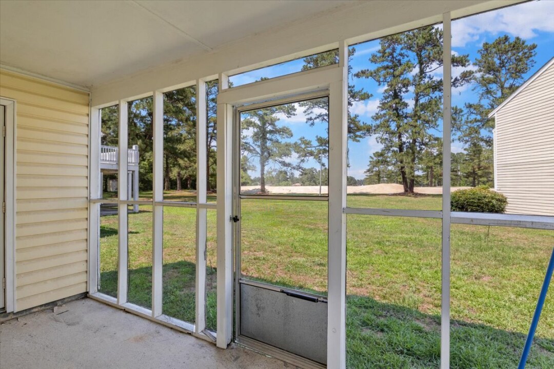 Building Photo - 488 Greenview Dr