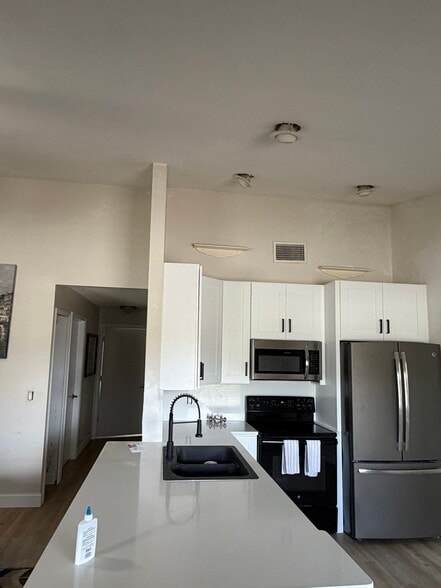 Building Photo - 1525 Kestrel Way