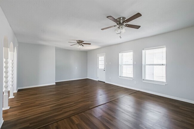 Building Photo - 5922 Fairdale Ln