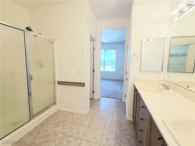 Building Photo - 4814 Regalo Bello St