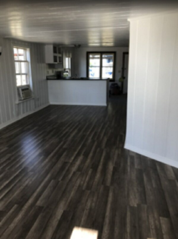 Building Photo - 25 S Peninsula Dr