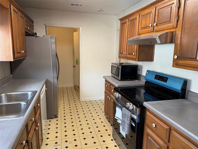 Building Photo - 1527 Sharon Dr