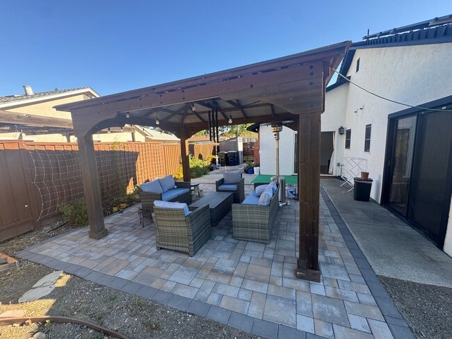Building Photo - Bright and Modern 3BD/2BA Single-Family Ho...
