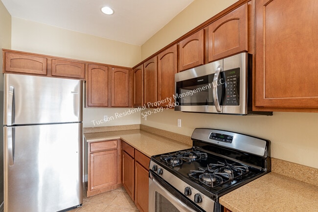 Building Photo - 799 West Camino Tunera