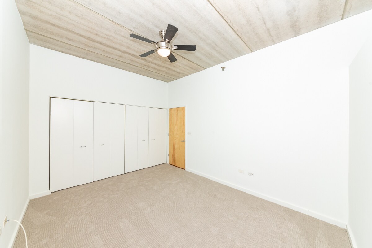 Building Photo - 630 N Franklin St