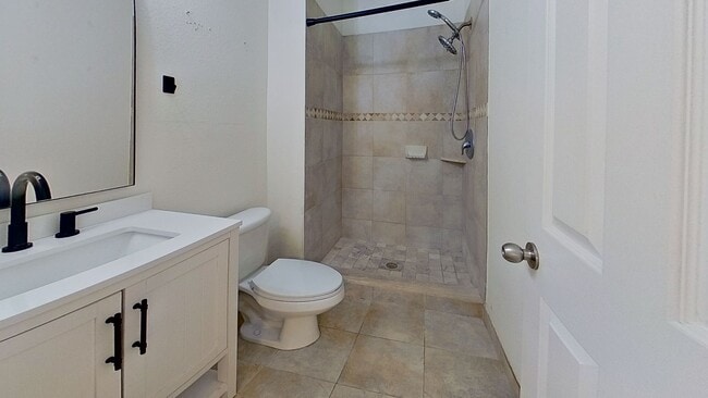 Building Photo - Beautiful Two-Bedroom Condo in The Grand Reserve!