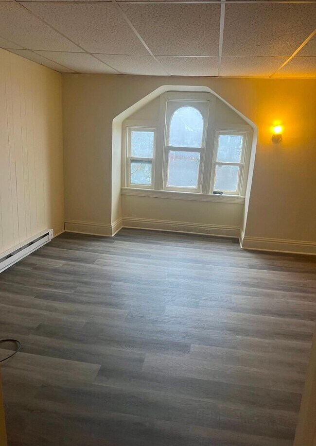 Building Photo - 652 Pennsylvania Ave