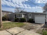 Building Photo - 636 Sydney Ave