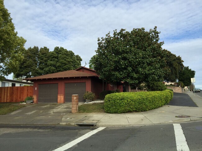 Primary Photo - Vallejo, 842-844 Benicia Rd
