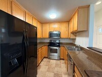 Building Photo - Spacious 3BR/2BA Condo with Balcony in Lem...
