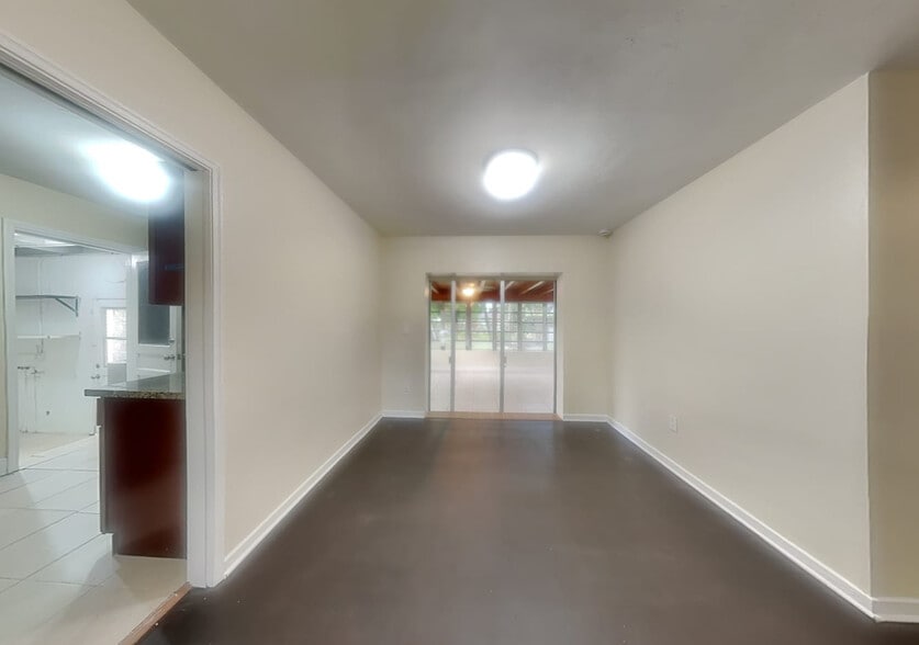 Building Photo - 2120 N 34th Ave