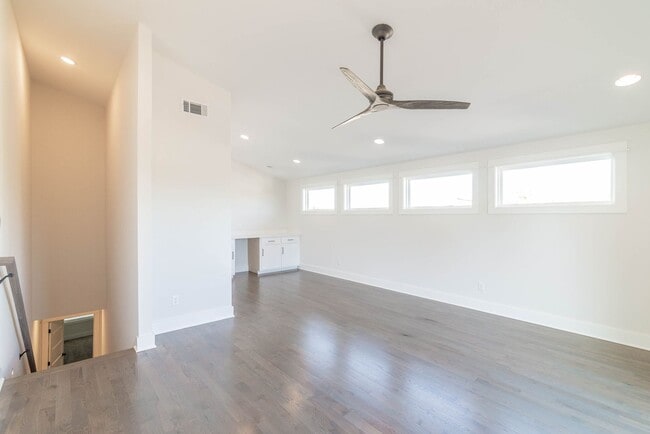 Building Photo - COMING SOON! 3 Bed/4 Bath Buena Vista 3 Story Townhouse-Rooftop level with Downtown Views!!
