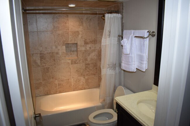 Building Photo - Waterfront Paradise - Fully Furnished Townhome - All Utilities Included