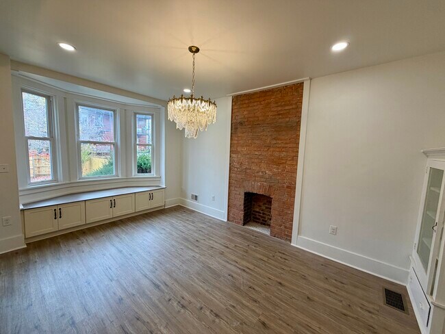 Building Photo - 226 Gross St