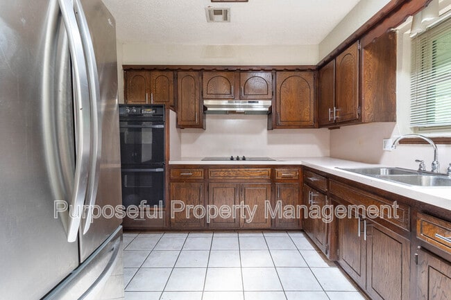 Building Photo - 9317 N Sherwell Dr