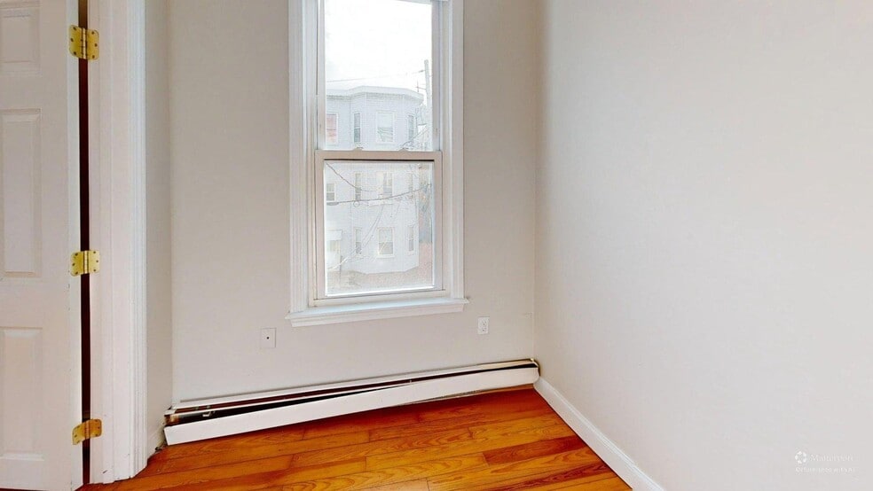 Building Photo - 205 Chelsea St
