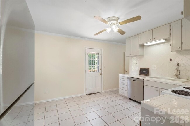 Building Photo - 3124 Edsel Pl